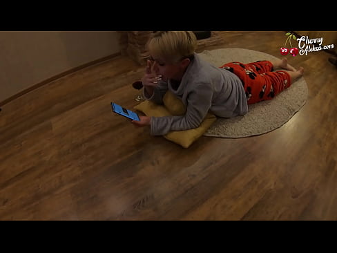 ❤️ Hullu blondiin imeb tohutut munni ja hüppab selle peal - anaalseksiga Seksivideo at et.porn-mz.ru ﹏